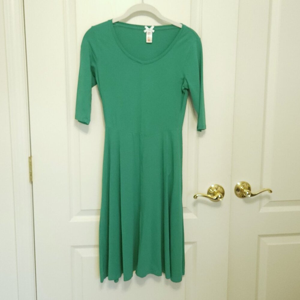 Downeast Basics Green Knee Length Fit and Flare Dress Size Small